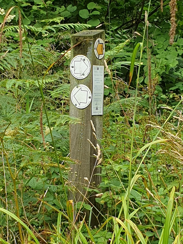 A Cotswold Way signpost